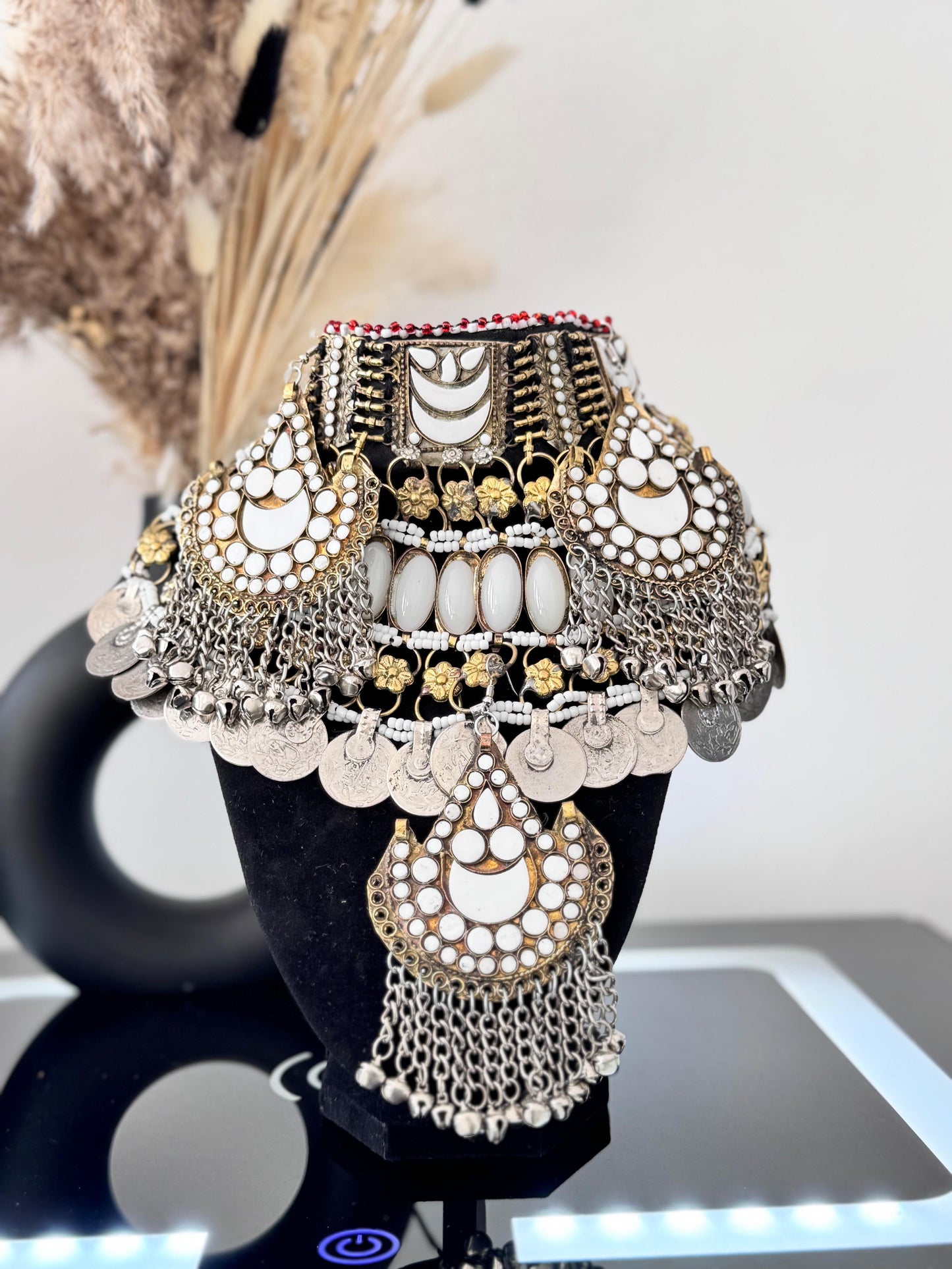 White Kuchi Necklace Set